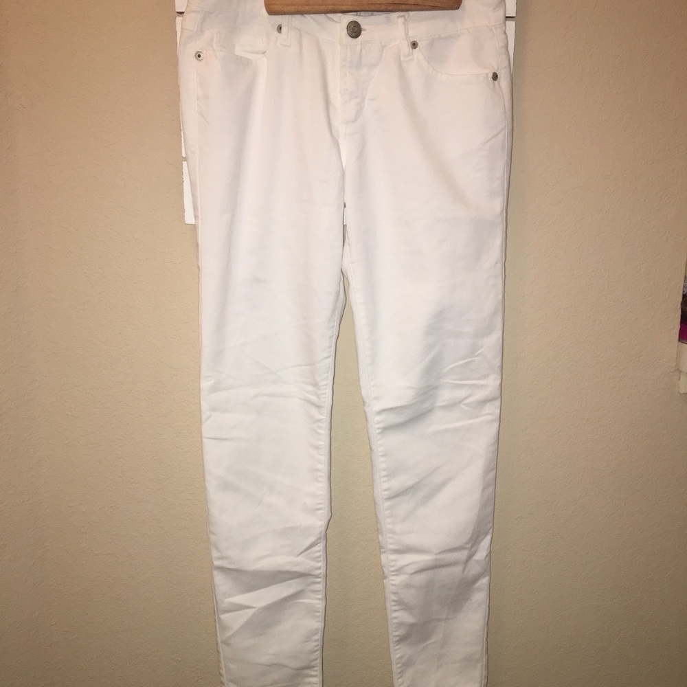 White jean legging